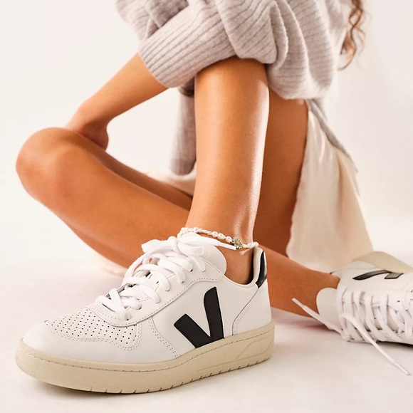 Veja Shoes - Veja V-10 Sneakers